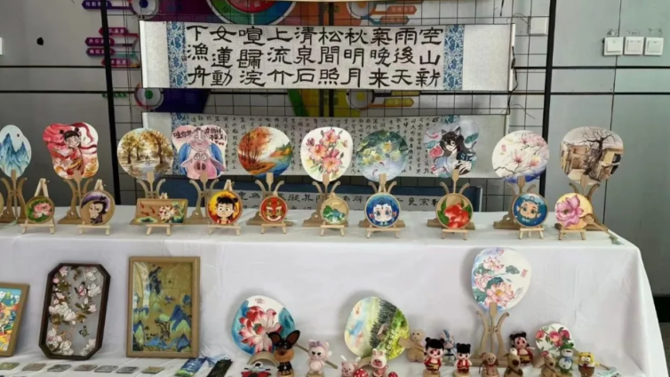 “青矜画境——我们的美术课”社团节作品展  ——以美育人展风采 翰墨丹青绘青春