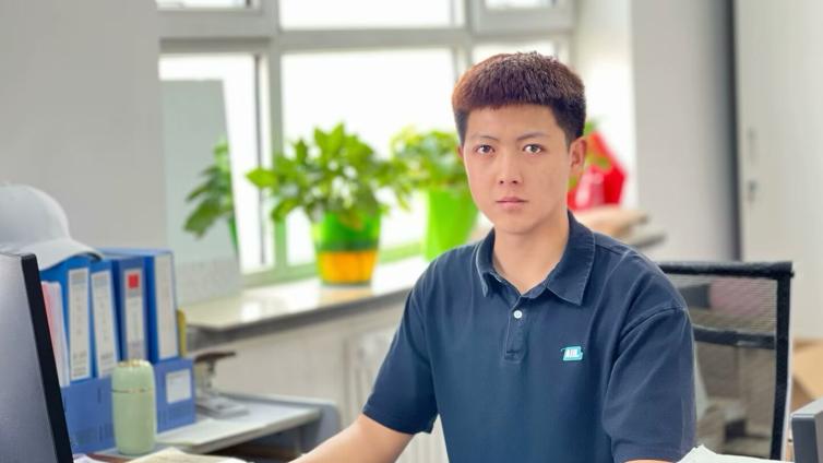 【汪红亮】一支粉笔舞丹青 满腔热忱筑艺梦 ——青年教师汪红亮的美育新长征