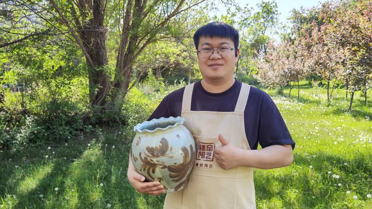 【杜爱荣】深耕美育沃土，绘就艺术人生