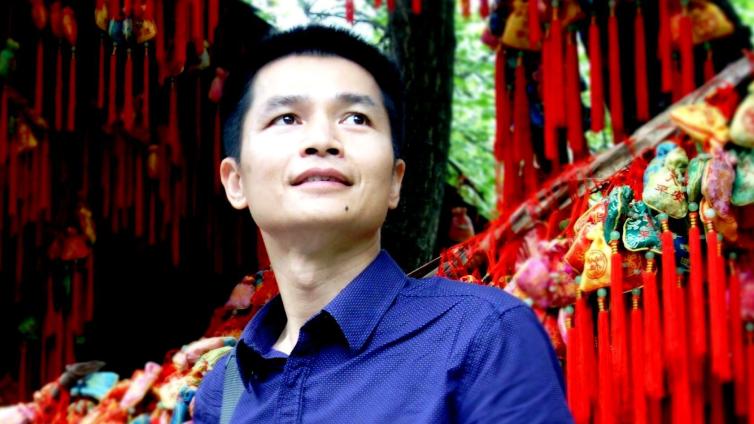 【徐日扬】美育直抵心灵  翰墨润泽边疆 ——广东美术名师徐日扬以书法播撒中华文明种子
