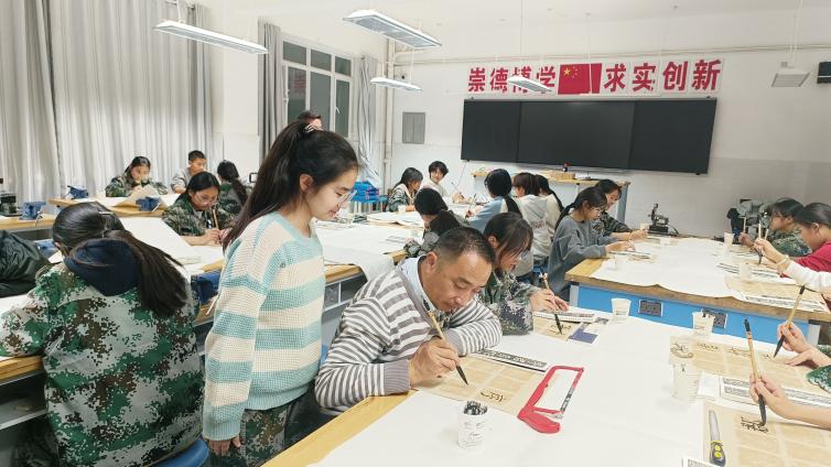 【屈胜利书法工作坊】墨韵润校园  文脉传薪火