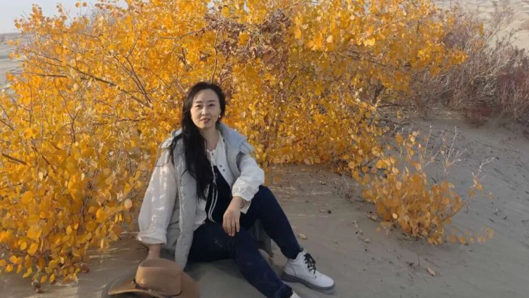 蔡晓霞·戍边胡杨情