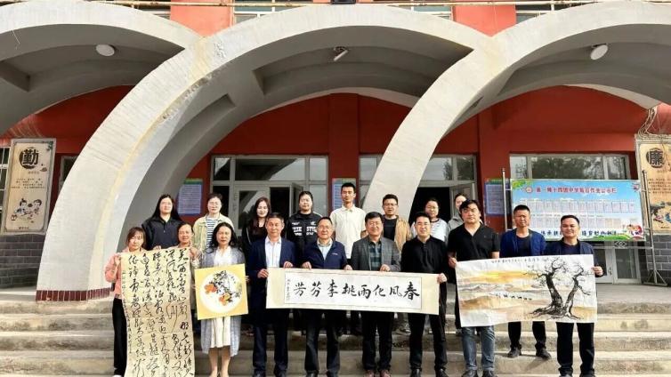 剪纸传红韵 帮扶促成长——第一师阿拉尔市葛云科美术名师工作室