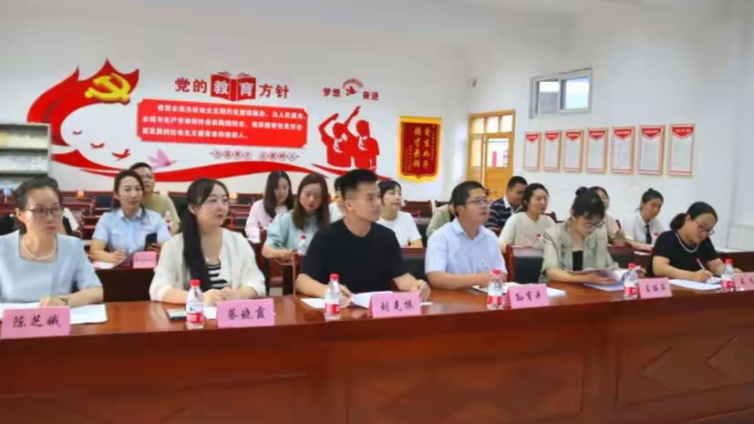 “学”以潜行 “研”以致远——兵团蔡晓霞-王丽萍美术名师工作室“天山·长安”美育课题研究活动