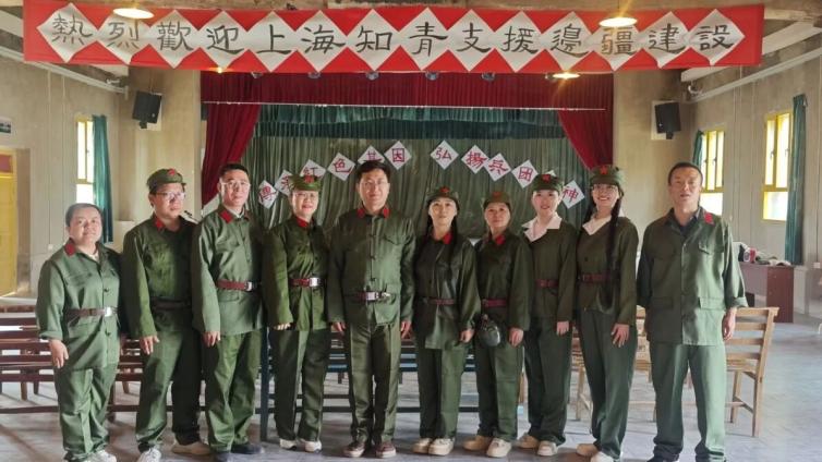 传承红色基因   弘扬兵团精神——第一师葛云科美术名师工作室开展写生活动