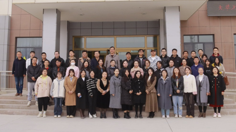 第二师库铁片区美术校际融合教研活动——自治区“天山英才”朱高亮教育教学名师工作室